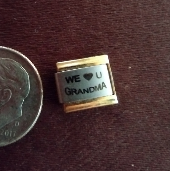 Italian stainless steel laser "We ♥️ U Grandma" charm link - Picture 2 of 4